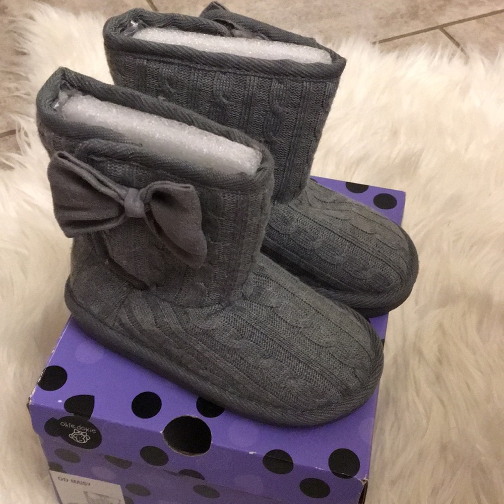 Girls Okie Dokie Gray Sweater Boots Size 8M